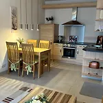 Flair Mit Schwimmbad Appartement *