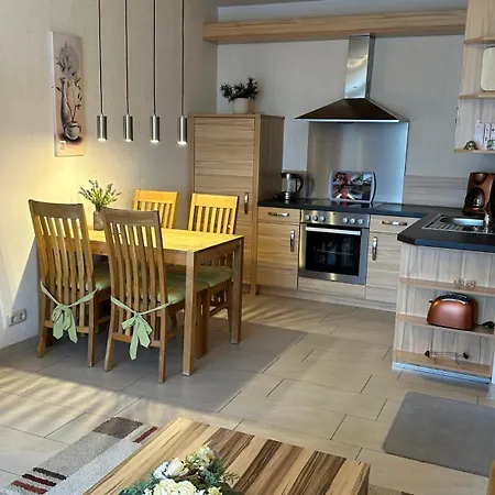 Flair Mit Schwimmbad Apartment *